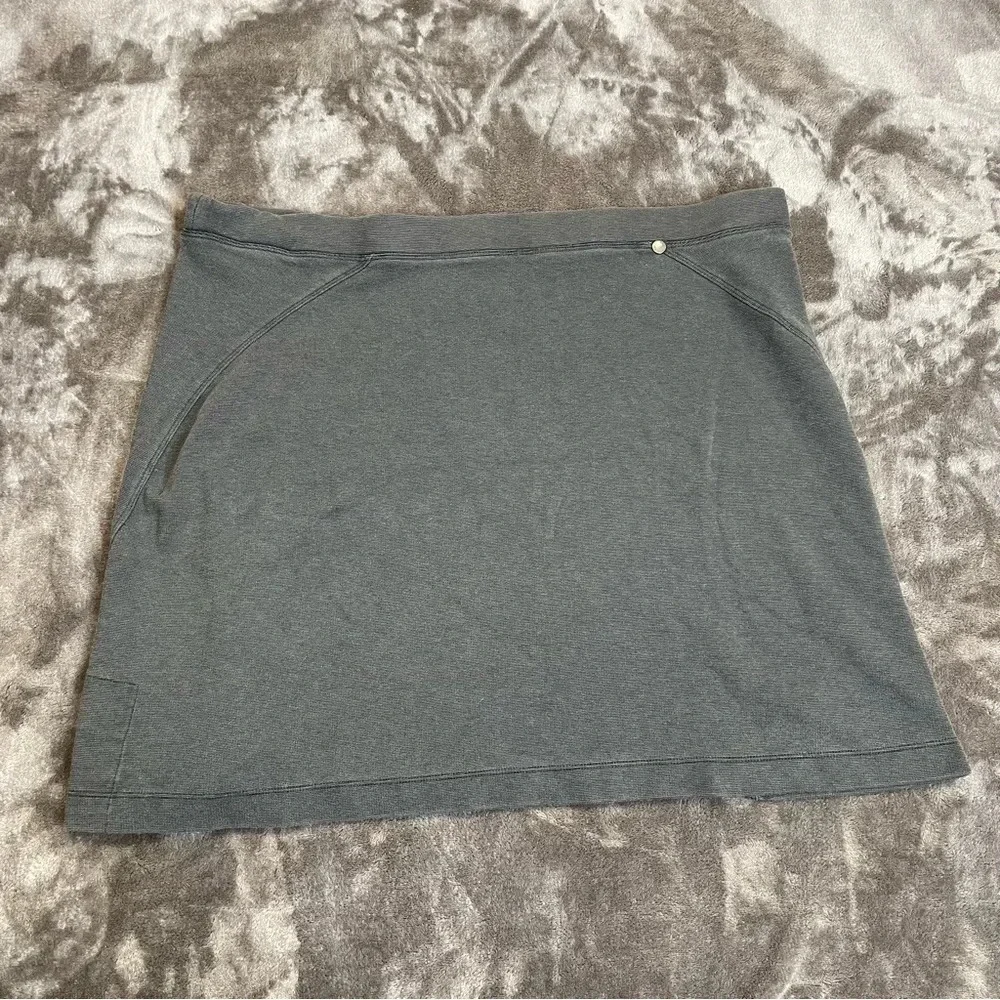 Horny Toad gray mini skirt stretch knit tencel blend women’s large